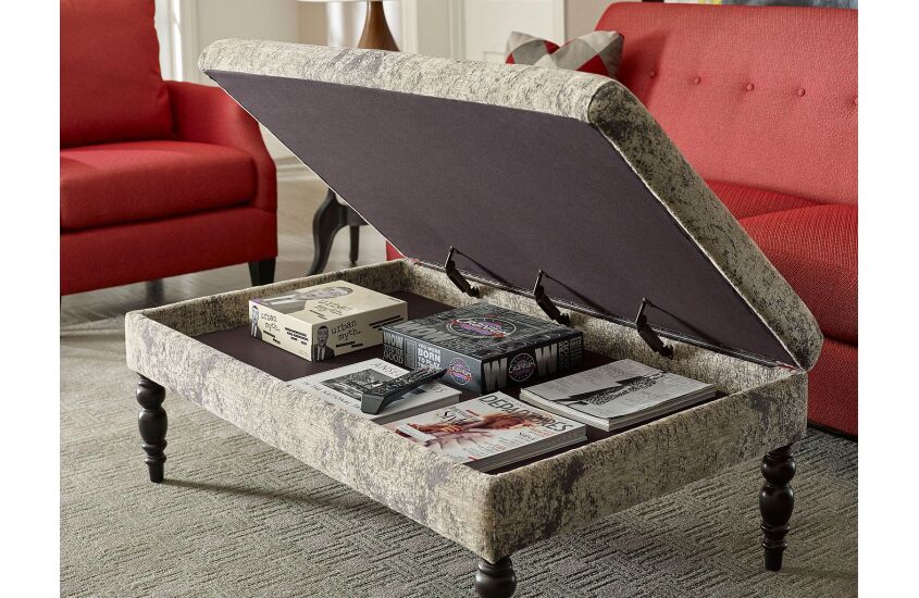 LRG STRG OTTOMAN Room